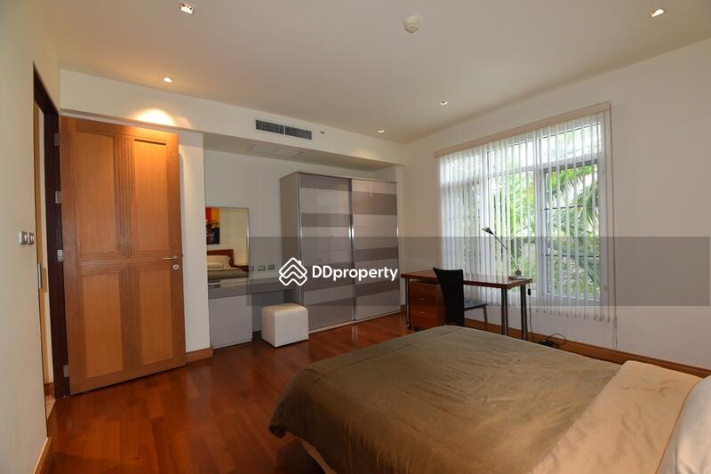 Bedroom #2 with work desk