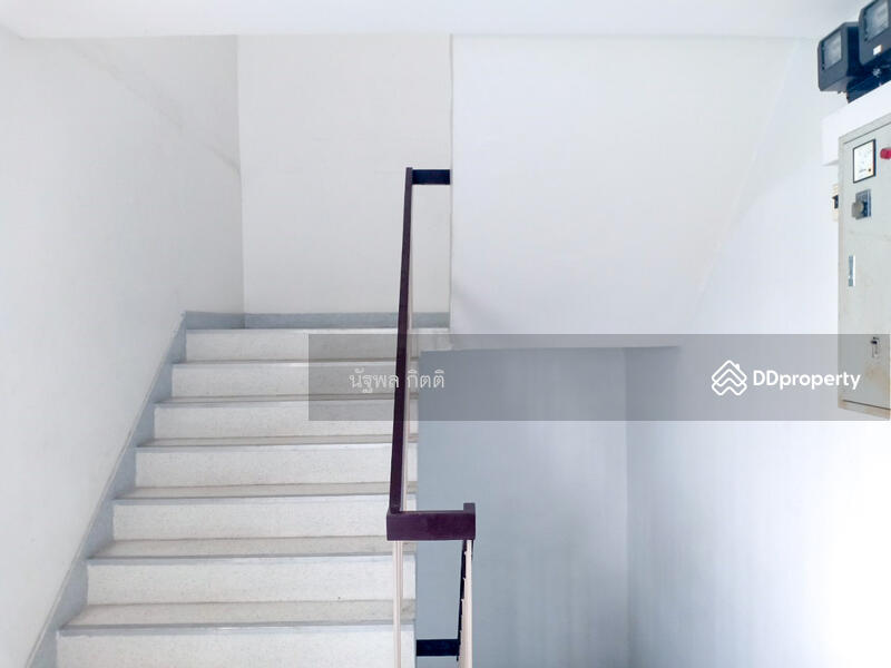 อาคาร BBK, กรุงเทพ, 108 รามคำแหง, สะพานสูง, สะพานสูง, กรุงเทพ, 90 ตร.ม., สำนักงาน ให้เช่า, โดย พุทธิวัฒน์ กิตติ, 4391954 - บันได - DDproperty.com