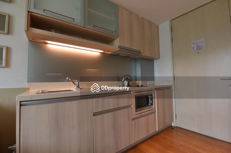 Fully fitted open kitchen