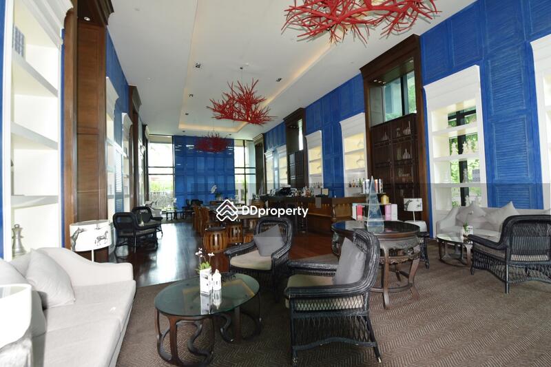 Amari Resort lobby bar