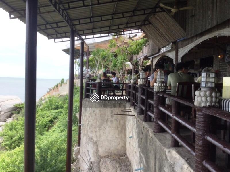 La Mer seafood restaurant