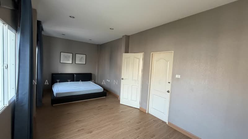 ม.ลลิลแลนซีโอ ติดถนนเลียบคลองสอง 3 นอน พร้อมเข้าอยู่ ใกล้แฟชั่น, Bangkok, 50 เลียบคลองสอง, Bang Chun, Khlong Sam Wa, Bangkok, 3 Bedrooms, 112 sqm, Single Detached House For Rent, by Nattakan nueaiam, 4436225 - DDproperty.com