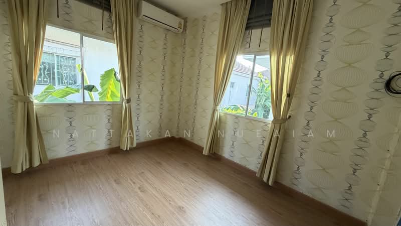 ม.ลลิลแลนซีโอ ติดถนนเลียบคลองสอง 3 นอน พร้อมเข้าอยู่ ใกล้แฟชั่น, Bangkok, 50 เลียบคลองสอง, Bang Chun, Khlong Sam Wa, Bangkok, 3 Bedrooms, 112 sqm, Single Detached House For Rent, by Nattakan nueaiam, 4436225 - DDproperty.com