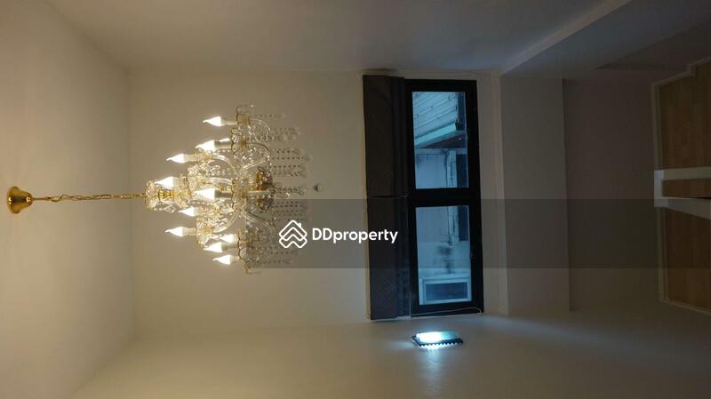 แชนโดเลีย ใหม่กลางโถง