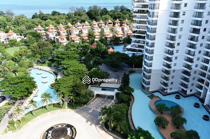 Beachfront Condo in Hua Hin with Stunning Ocean View, Prachuap Khiri Khan, Phetkasem Rd., Hua Hin, Hua Hin, Prachuap Khiri Khan, 2 Bedrooms, 130 sqm, Condo For Rent, by Orachorn Khamluan, 4485317 - Pool view from balcony - DDproperty.com