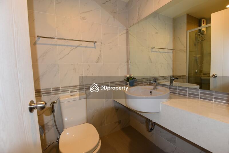 Ensuite master bathroom