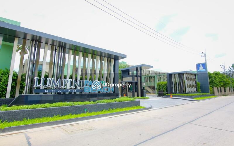 Entrance with 7/24 security