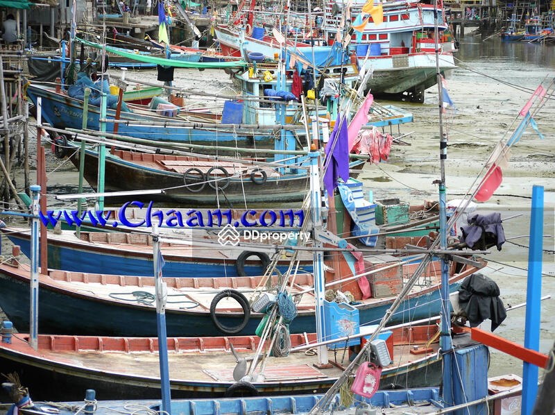 Cha-am fisherman’s village