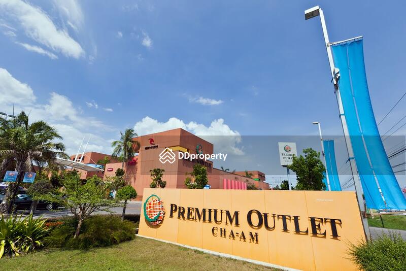 Premium Outlet shopping center