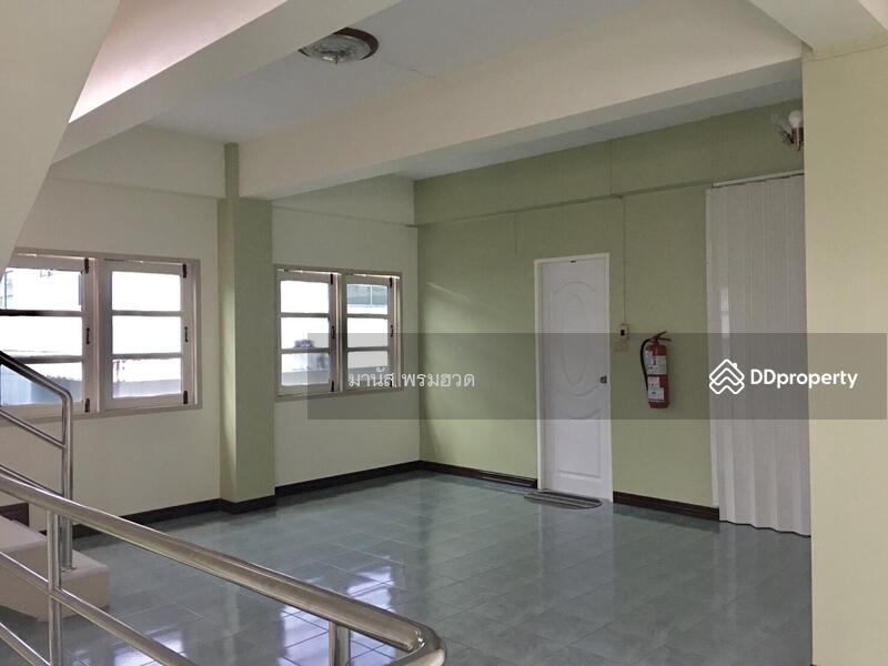 โฮมออฟฟิศ บางระมาด ตลิ่งชัน, Bangkok, 333 พุทธมณฑล สาย 1, Bang Ra Mat, Taling Chan, Bangkok, , 672 sqm, Shophouse For Sale, by มานัส พรมฮวด, 4595522 - โถงทางเดิน ชั้น 2 ขึ้นไปชั้น 3  - DDproperty.com