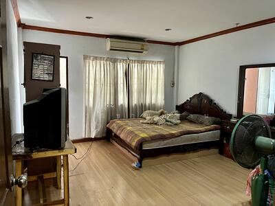 ขาย - ขายทาวน์เฮ้าส์ใกล้สถานีรถไฟฟ้า 200เมตร ถนนรามคำแหง152 ม.จิรธร ใกล้เตรียมอุดมน้อมเกล้า, กรุงเทพ