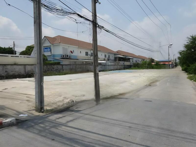 ที่ดินติดถนนใหญ่ ใกล้ห้างสรรพสินค้า แปลงมุม ถมแล้ว ทำเลดี เหมาะทำธุรกิจ, นนทบุรี, หน้าซอย.ร่วมใจ บางกรวยไทรน้อย, ไทรน้อย, ไทรน้อย, นนทบุรี, 1,600 ตร.ม., ที่ดิน ขาย, โดย สุกฤช พงศ์พันธุ์พณิชย์, 476409 - DDproperty.com