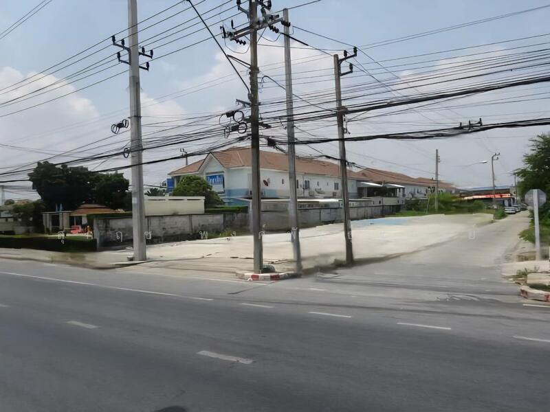 ที่ดินติดถนนใหญ่ ใกล้ห้างสรรพสินค้า แปลงมุม ถมแล้ว ทำเลดี เหมาะทำธุรกิจ, นนทบุรี, หน้าซอย.ร่วมใจ บางกรวยไทรน้อย, ไทรน้อย, ไทรน้อย, นนทบุรี, 1,600 ตร.ม., ที่ดิน ขาย, โดย สุกฤช พงศ์พันธุ์พณิชย์, 476409 - DDproperty.com