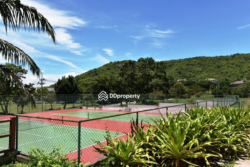 Palm Hills Golf Club and Residence, Phetchaburi, 1444 Phet Kasem Rd, Cha-am, Cha-Am, Phetchaburi, 2 Bedrooms, 130 sqm, Condo For Sale, by Orachorn Khamluan, 4912007 - Palm Hills Sports Club tennis courts - DDproperty.com