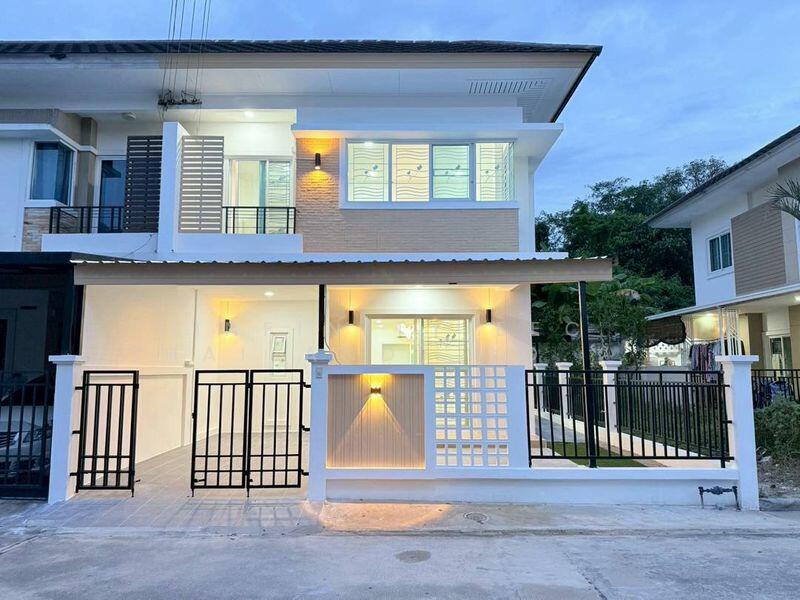 For Sale - หมู่บ้านเดอะเซ็นทรัล2 หนองยายบู่ ศรีราชา, Chon Buri