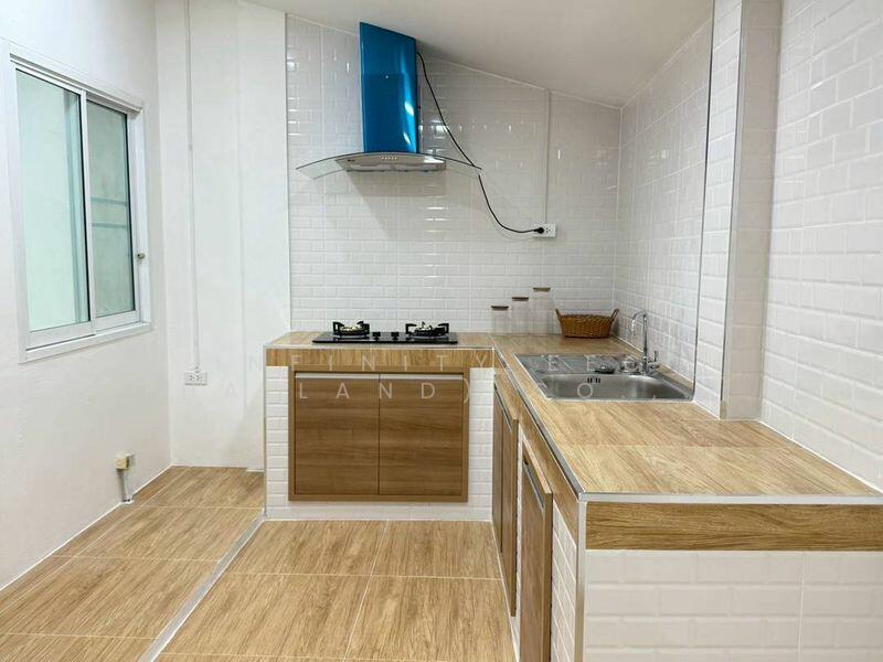 For Sale - หมู่บ้านเดอะเซ็นทรัล2 หนองยายบู่ ศรีราชา, Chon Buri