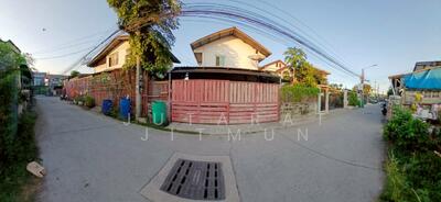 ขาย - ทีดินพร้อมบ้านและที่จอดรถให้เช่า ซอยยัวซ่า, สมุทรปราการ