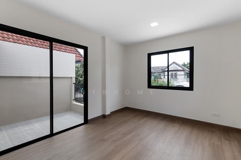 หมู่บ้านลานทอง ติวานนท์-ปากเกร็ด, Nonthaburi, Bang Phut, Pak Kret, Nonthaburi, 2 Bedrooms, 160 sqm, Semi-Detached House (Twin House) For Sale, by NTBHOME, 500000462 - DDproperty.com
