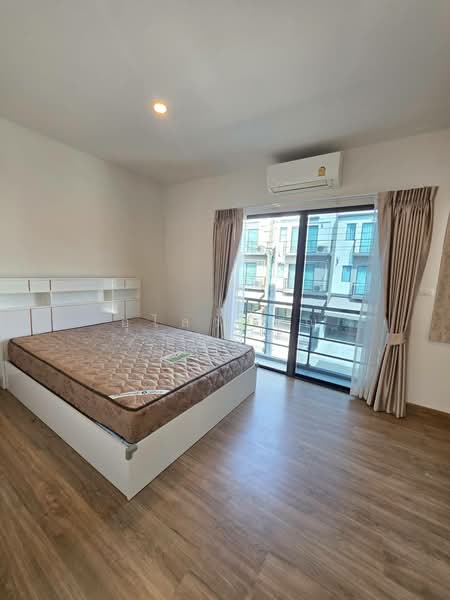 Baan Klang Muang Srinakarin – Onnut, Bangkok, 174 Soi On Nut 70/1, Prawet, Prawet, Bangkok, 3 Bedrooms, 160 sqm, Townhouse For Sale, by Ulaiwan Boonsiri, 500001166 - DDproperty.com