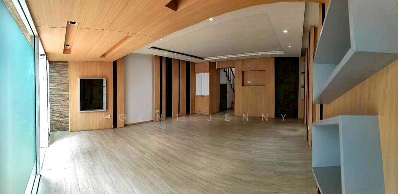 For Rent - ให้เช่าทาวน์เฮ้าส์ 3 ชั้น ตรงข้ามซอยทองหล่อ 25 (SPSJN198), Bangkok