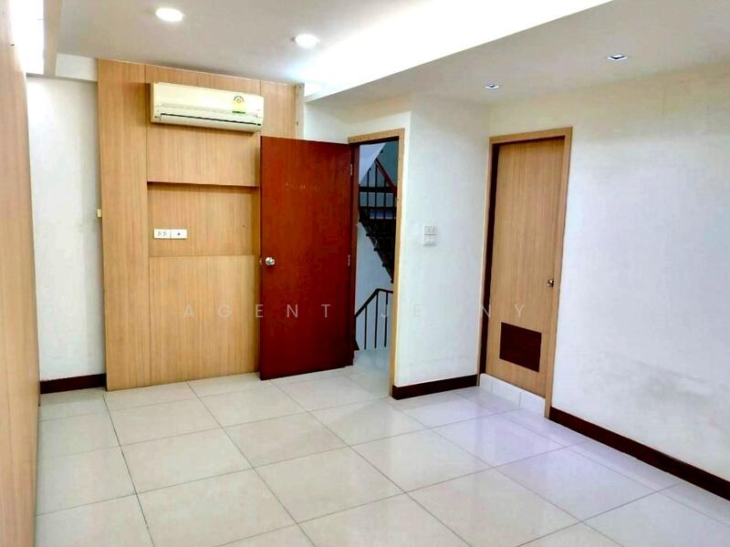 For Rent - ให้เช่าทาวน์เฮ้าส์ 3 ชั้น ตรงข้ามซอยทองหล่อ 25 (SPSJN198), Bangkok