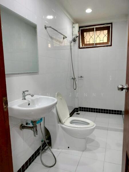 For Rent - ให้เช่าทาวน์เฮ้าส์ 3 ชั้น ตรงข้ามซอยทองหล่อ 25 (SPSJN198), Bangkok