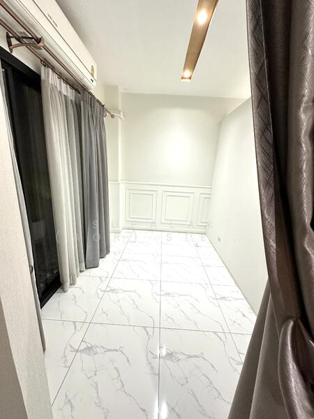 For Rent - 4 Storey Clinic Stand Alone for Rent in Nonthaburi, Nonthaburi