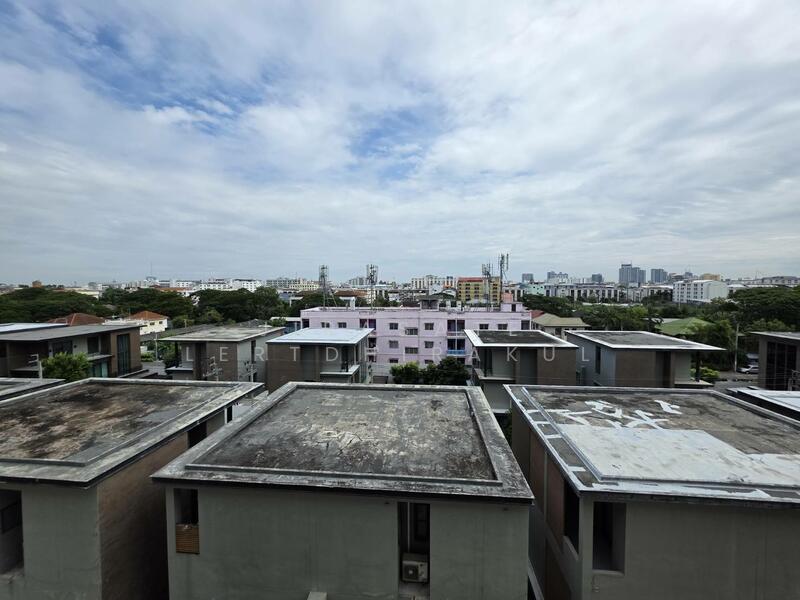 ขาย - Lumpini Condo Town Bodindecha Ramkhamhaeng : ลุมพินี คอนโดทาวน์ บดินทรเดชา รามคำแหง, กรุงเทพ