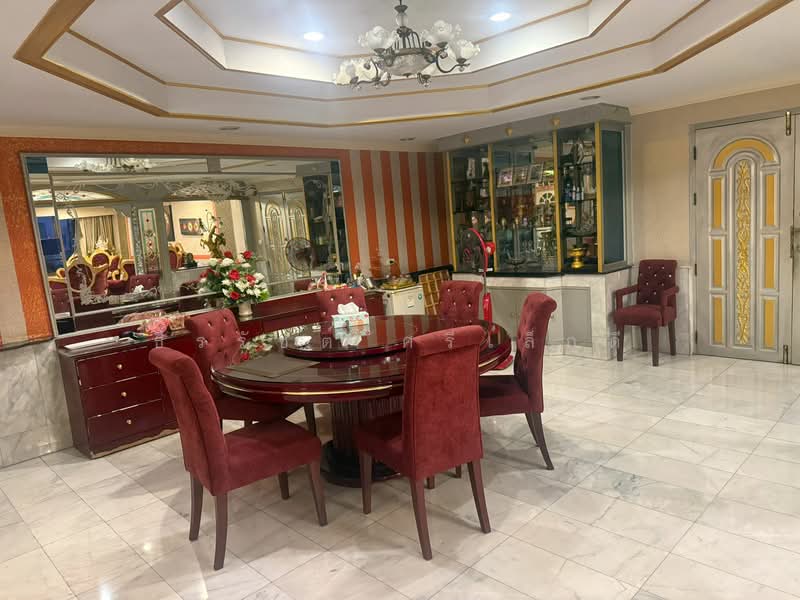 Oriental Towers, Bangkok, 25 Soi Ekkamai 12, Ekkamai Road, Khlong Tan Nua, Watthana, Bangkok, 4 Bedrooms, 352 sqm, Condo For Rent, by ธีรรัชต์ ศรีเล็กดี, 500003400 - DDproperty.com