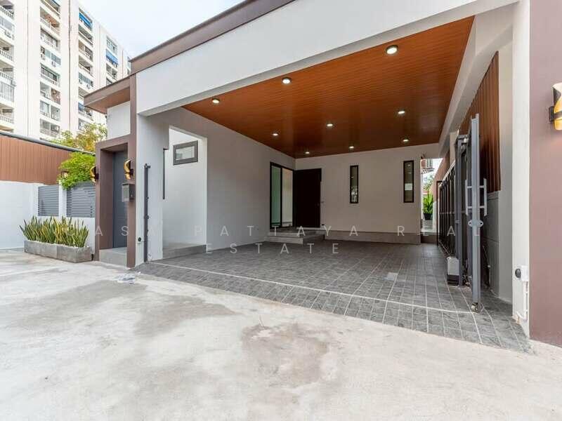ขาย - บ้านเดี่ยวพูลวิลล่า สไตล์โมเดิร์น, พัทยา