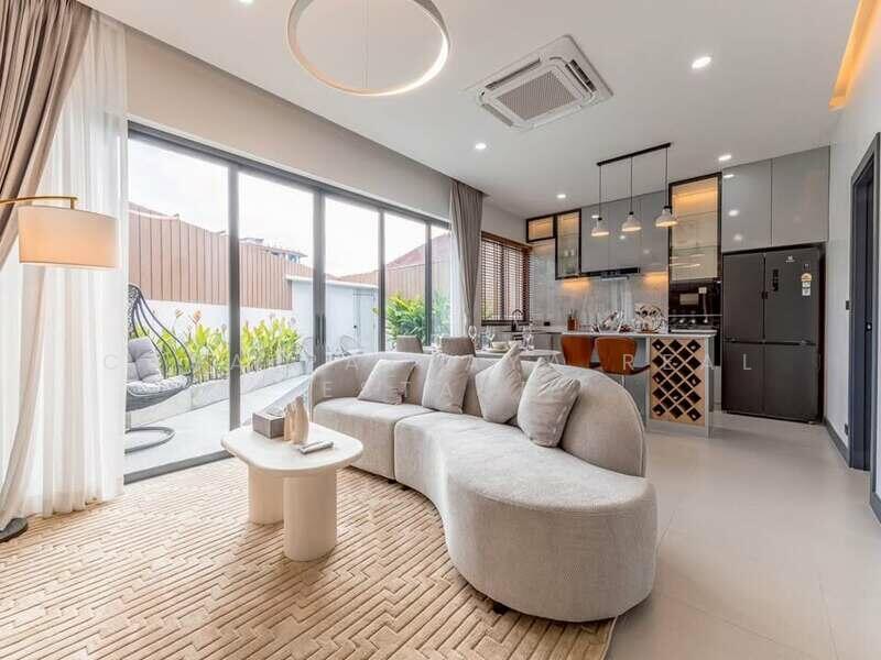 ขาย - บ้านเดี่ยวพูลวิลล่า สไตล์โมเดิร์น, พัทยา