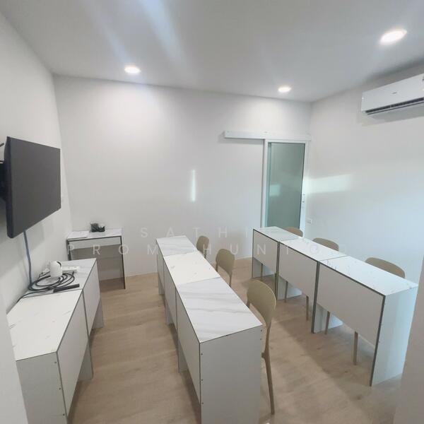 ขาย - เซ้งกิจการ ติวเตอร์ 3.5 ชั้น Market Avenue แจ้งวัฒนะ-ราชพฤกษ์, นนทบุรี