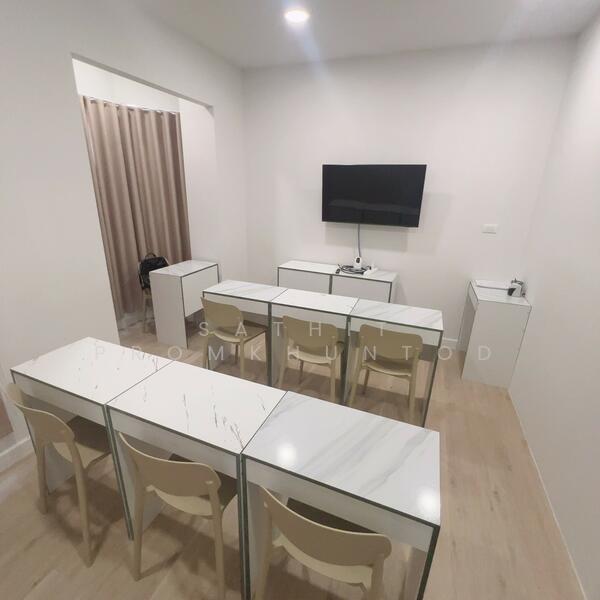 ขาย - เซ้งกิจการ ติวเตอร์ 3.5 ชั้น Market Avenue แจ้งวัฒนะ-ราชพฤกษ์, นนทบุรี
