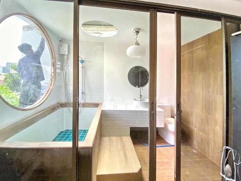 ขาย - House at Ekkamai 10, กรุงเทพ