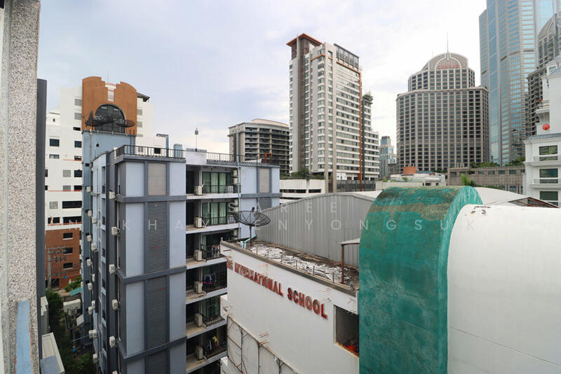 The Tempo Condo Ruamruedee BTS Ploenchit