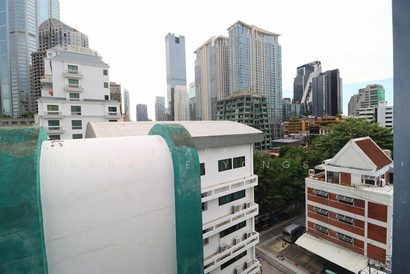The Tempo Condo Ruamruedee BTS Ploenchit