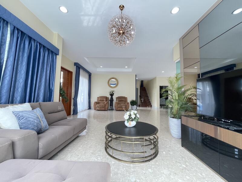 ให้เช่า - แกรนด์ บางกอก บูเลอวาร์ด พระราม 9 – ศรีนครินทร์ : Grand Bangkok Boulevard Rama 9 - Srinakarindra, กรุงเทพ