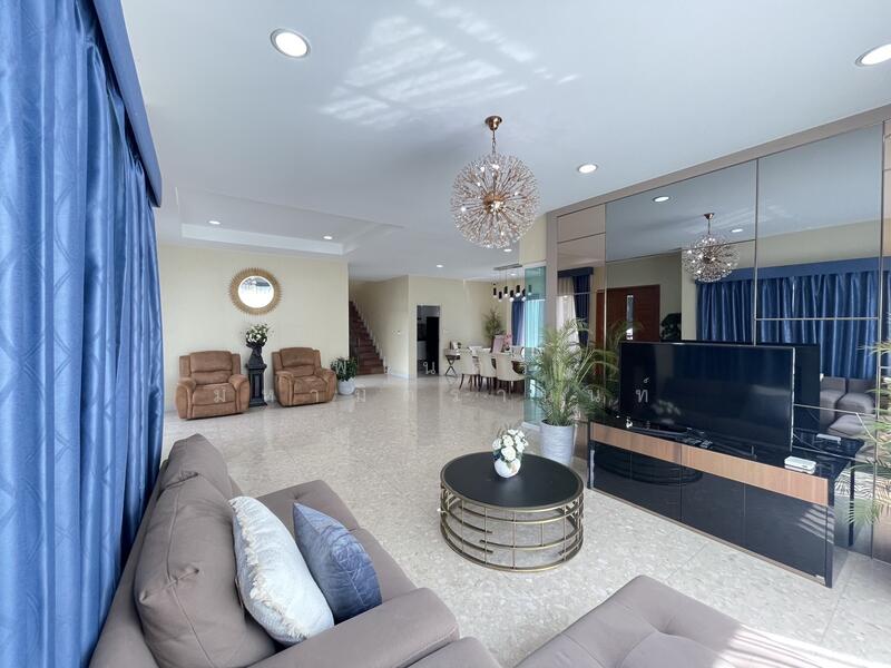 ให้เช่า - แกรนด์ บางกอก บูเลอวาร์ด พระราม 9 – ศรีนครินทร์ : Grand Bangkok Boulevard Rama 9 - Srinakarindra, กรุงเทพ