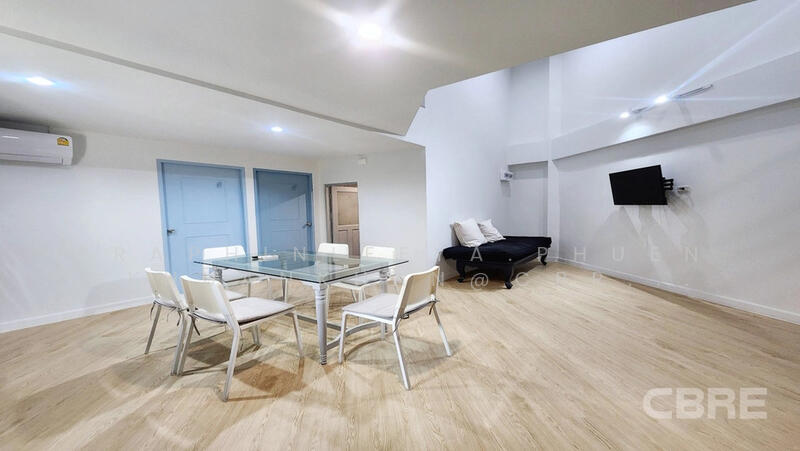 ขาย - Land with Building on Silom 13, กรุงเทพ
