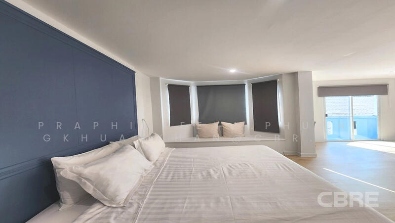 ขาย - Land with Building on Silom 13, กรุงเทพ