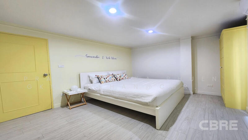 ขาย - Land with Building on Silom 13, กรุงเทพ