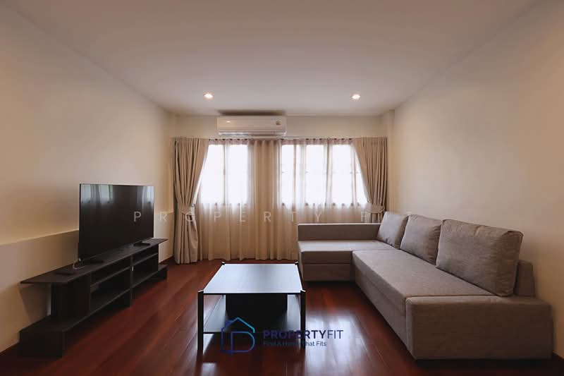Apartment Building 220 Sukhumvit Soi 1, Bangkok, 220 Sukhumvit Soi 1, Khlongtoei Nua, Watthana, Bangkok, 1 Bedroom, 77 sqm, Apartment For Rent, by Property Fit, 500005279 - DDproperty.com