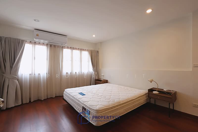 Apartment Building 220 Sukhumvit Soi 1, Bangkok, 220 Sukhumvit Soi 1, Khlongtoei Nua, Watthana, Bangkok, 1 Bedroom, 77 sqm, Apartment For Rent, by Property Fit, 500005279 - DDproperty.com
