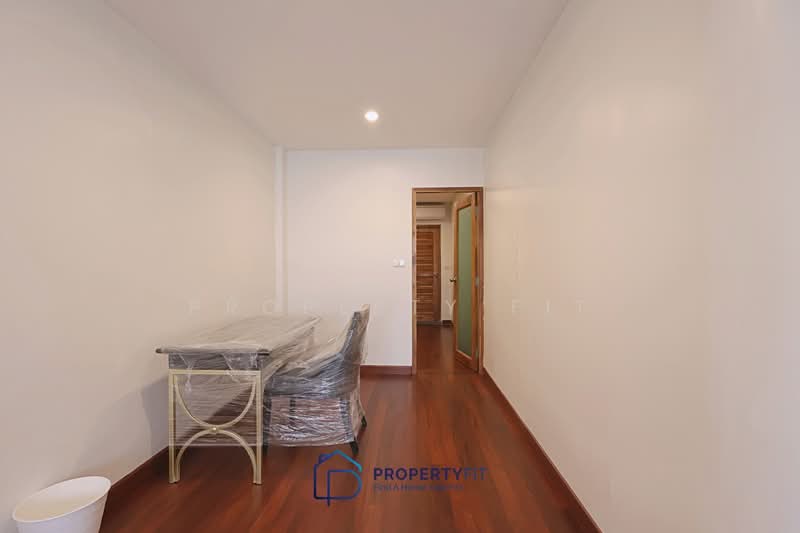 Apartment Building 220 Sukhumvit Soi 1, Bangkok, 220 Sukhumvit Soi 1, Khlongtoei Nua, Watthana, Bangkok, 1 Bedroom, 77 sqm, Apartment For Rent, by Property Fit, 500005279 - DDproperty.com