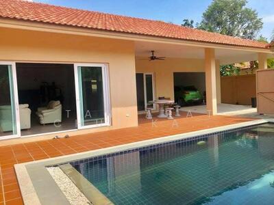 ขาย - บ้านเดี่ยวพูลวิลล่า เมืองพัทยา เนื้อที่ 124 ตรว. ใกล้ทะเลจอมเทียน ต.ห้วยไหญ่ ซ.12 ทุ่งคา บางละมุง, ชลบุรี