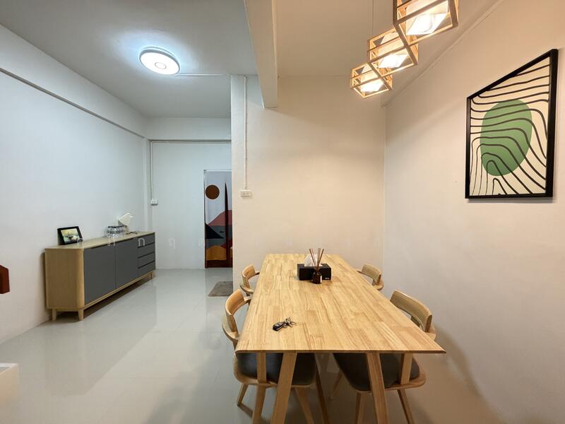 ขาย - ขายบ้านพร้อมอยู่ ทำเลดี ในเมืองหาดใหญ่ จะอยู่อาศัย หรือทำ Airbnb ก็เหมาะ, สงขลา