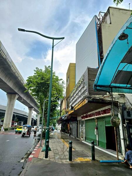 ขาย - ตึกแถว 3 ชั้น 2 คูหา แนวรถไฟฟ้าจตุจักร และสะพานควาย ปากซอย พหลโยธิน 18, กรุงเทพ