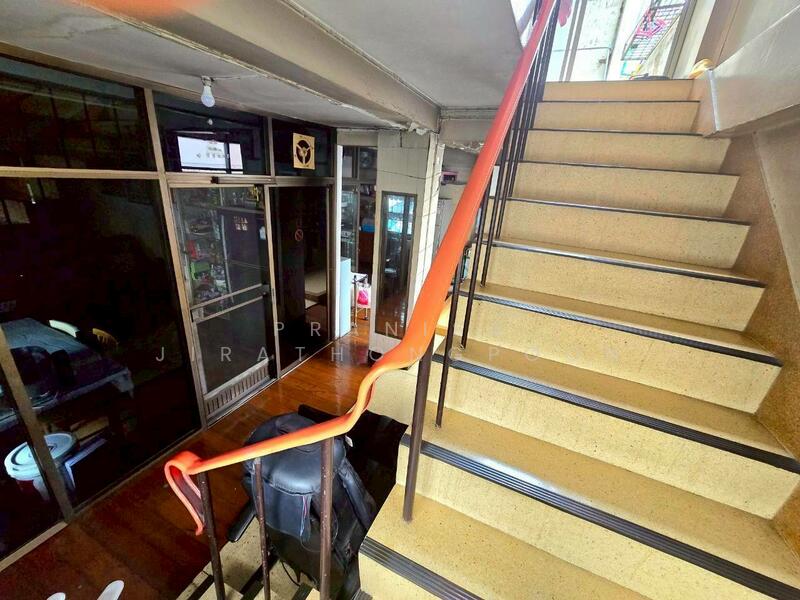 ขาย - ตึกแถว 3 ชั้น 2 คูหา แนวรถไฟฟ้าจตุจักร และสะพานควาย ปากซอย พหลโยธิน 18, กรุงเทพ