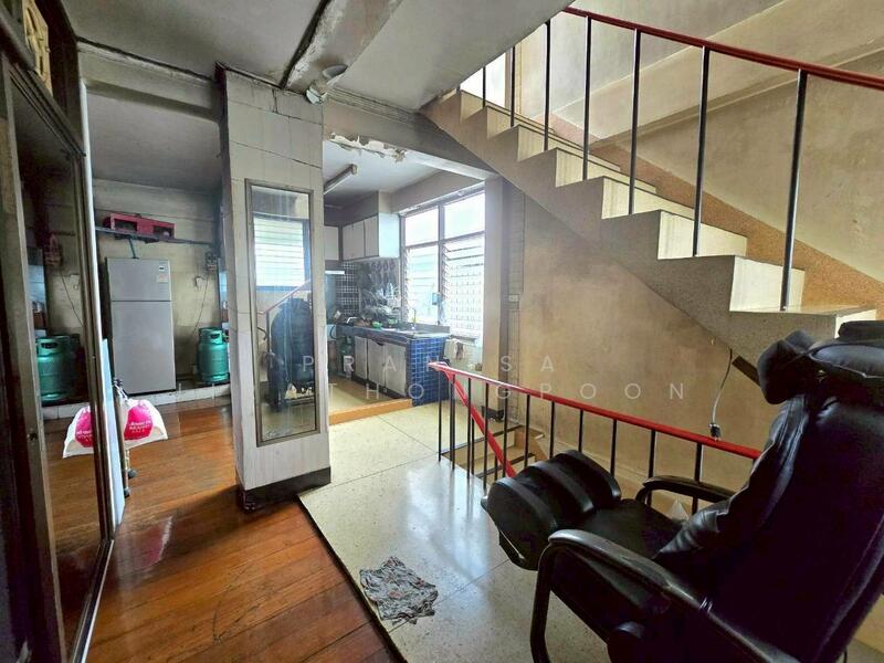 ขาย - ตึกแถว 3 ชั้น 2 คูหา แนวรถไฟฟ้าจตุจักร และสะพานควาย ปากซอย พหลโยธิน 18, กรุงเทพ