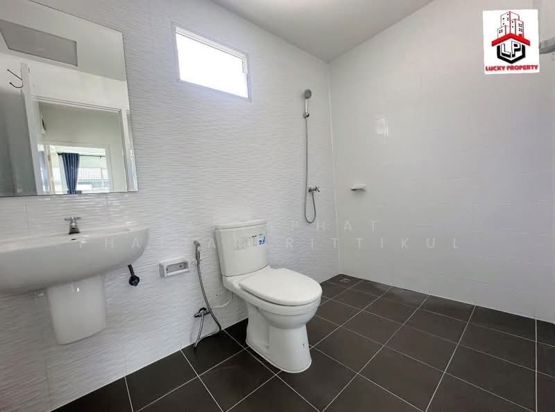 Baan Pruksa 124 Rangsit-Klong 4 : บ้านพฤกษา 124 รังสิต-คลอง 4, ปทุมธานี, ถนนเลียบคลอง 4, คลองสี่, คลองหลวง, ปทุมธานี, 80 ตร.ม., ทาวน์เฮ้าส์ ขาย, โดย Kanyaphat Phattararittikul, 500005915 - DDproperty.com